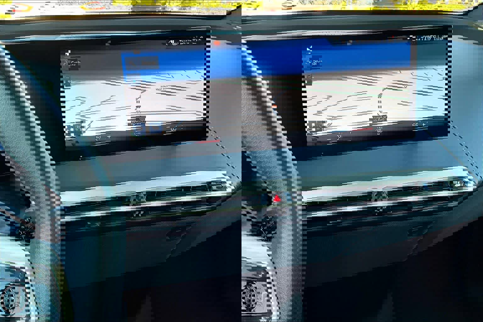 Used 2023 BMW iX xDrive50 image 6