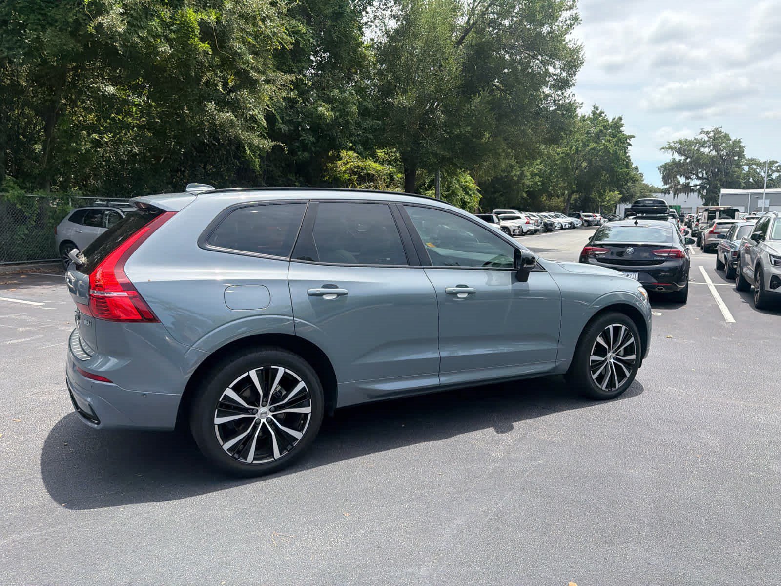 Used 2024 Volvo XC60 B5 Plus w/ Protection Package Premier AWD/4WD image 18