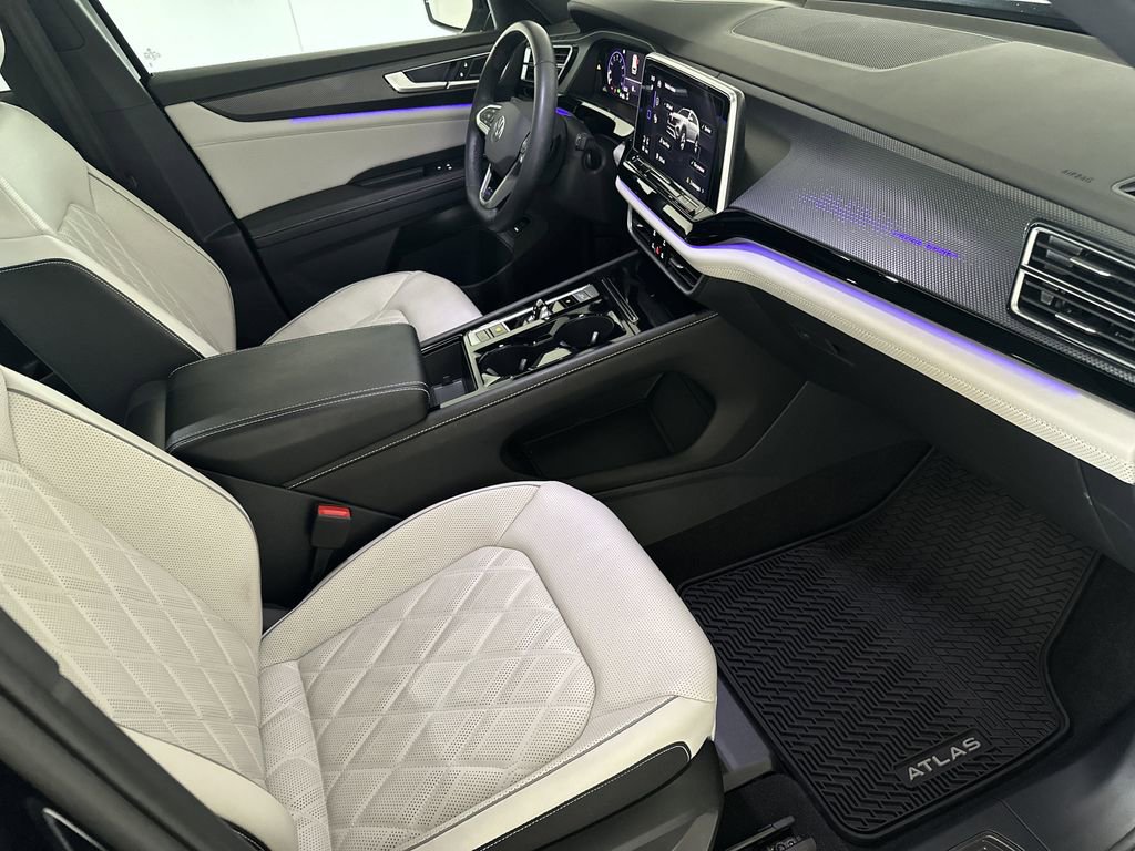 Used 2024 Volkswagen Atlas Cross Sport SEL Premium R-Line image 42