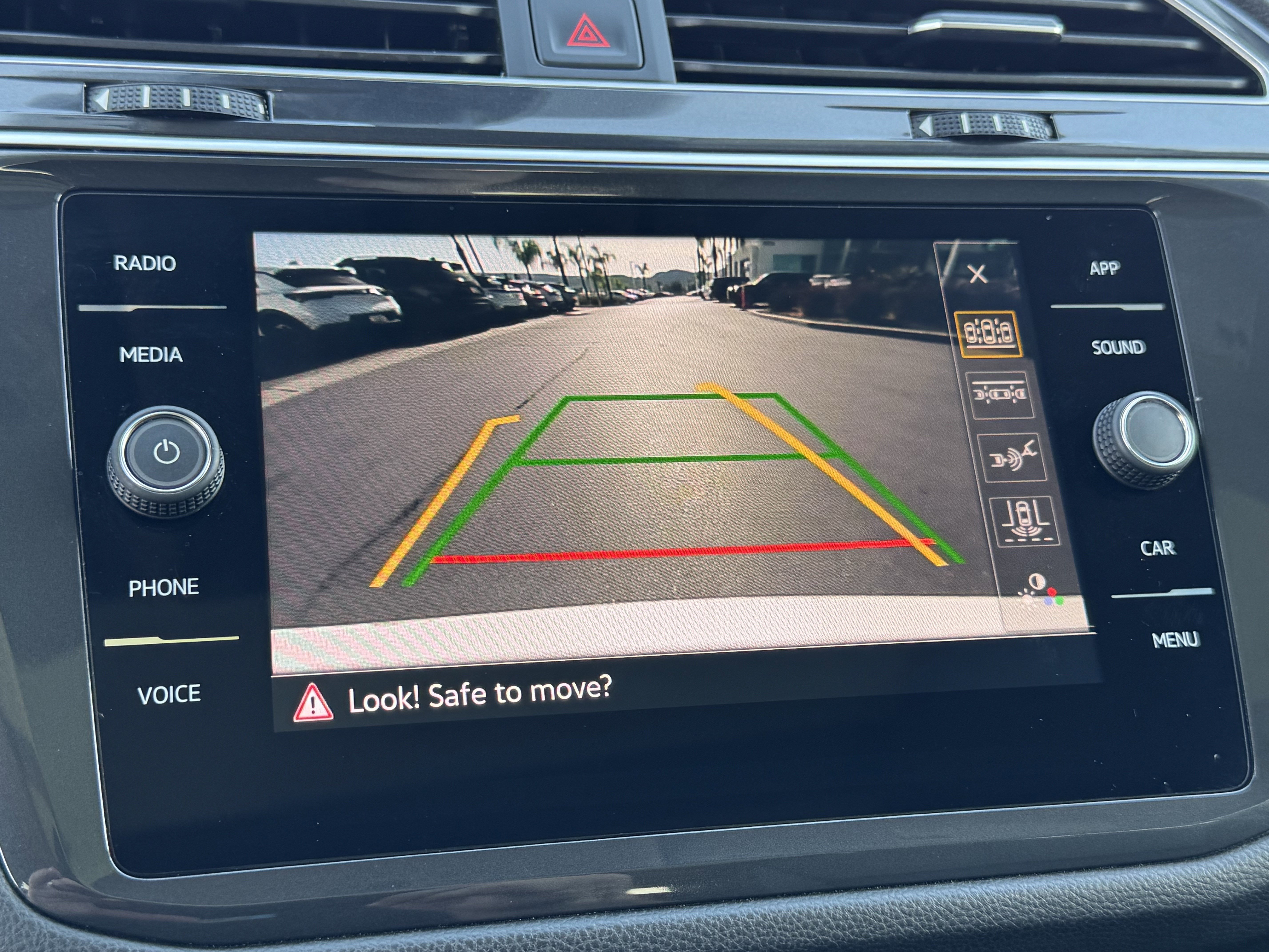 Certified 2023 Volkswagen Tiguan SE w/ Panoramic Sunroof Package image 26