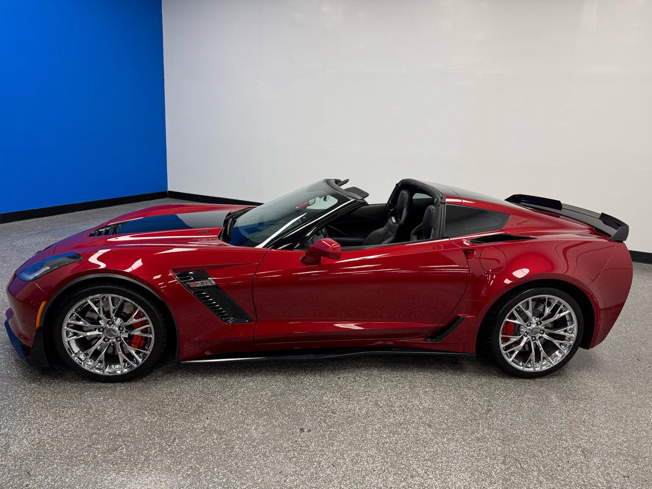 Used 2015 Chevrolet Corvette Z06 w/ 2LZ Preferred Equipment Group image 5