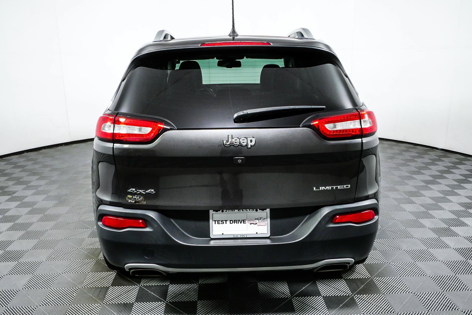 Used 2016 Jeep Cherokee Limited AWD/4WD image 27