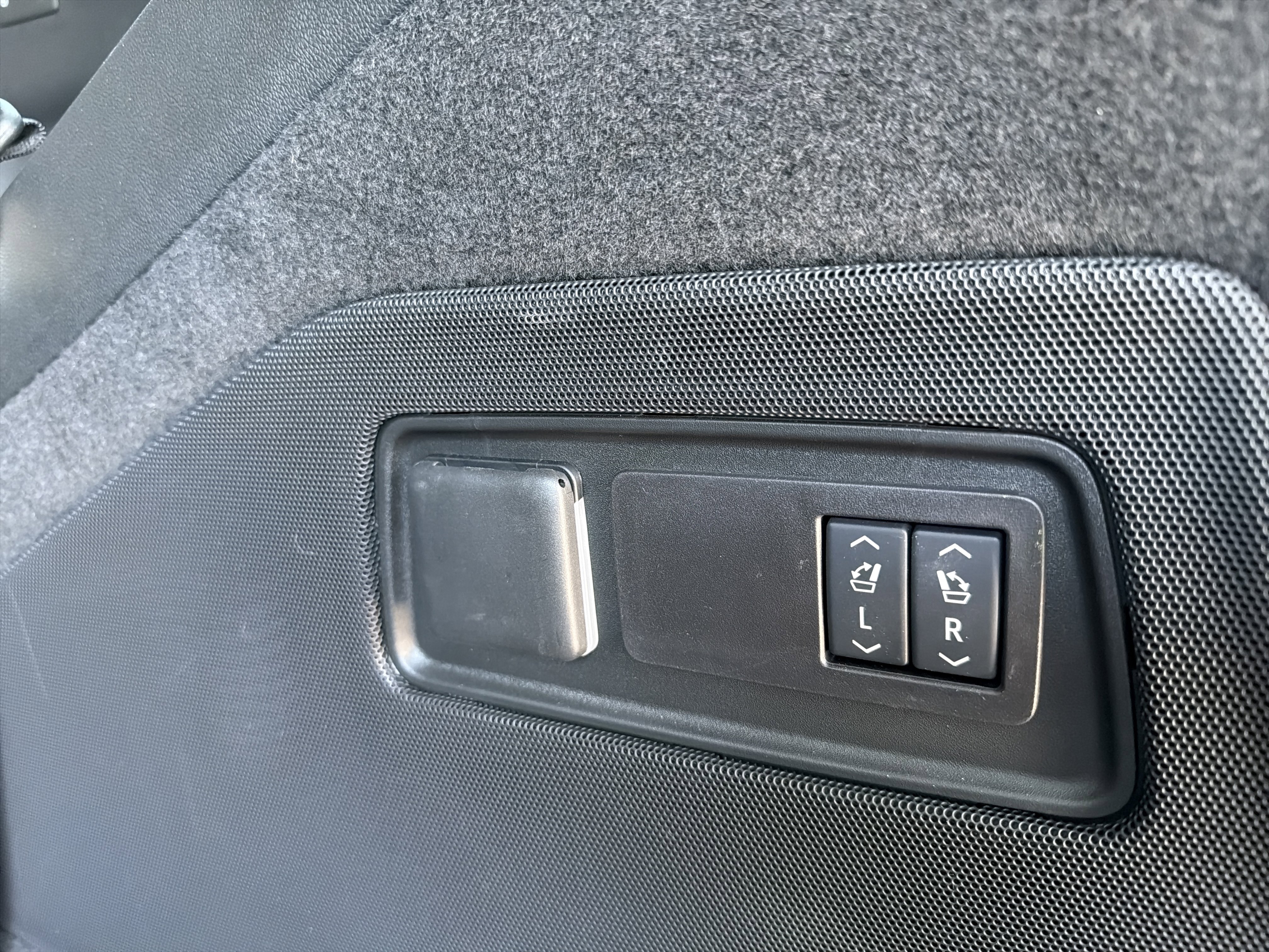 Used 2025 Cadillac Escalade V AWD/4WD image 36