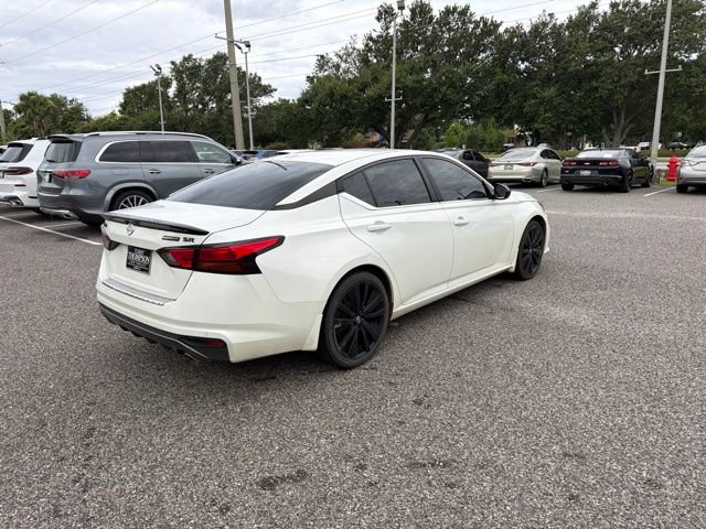 Used 2022 Nissan Altima 2.5 SR w/ Midnight Edition Package FWD image 5