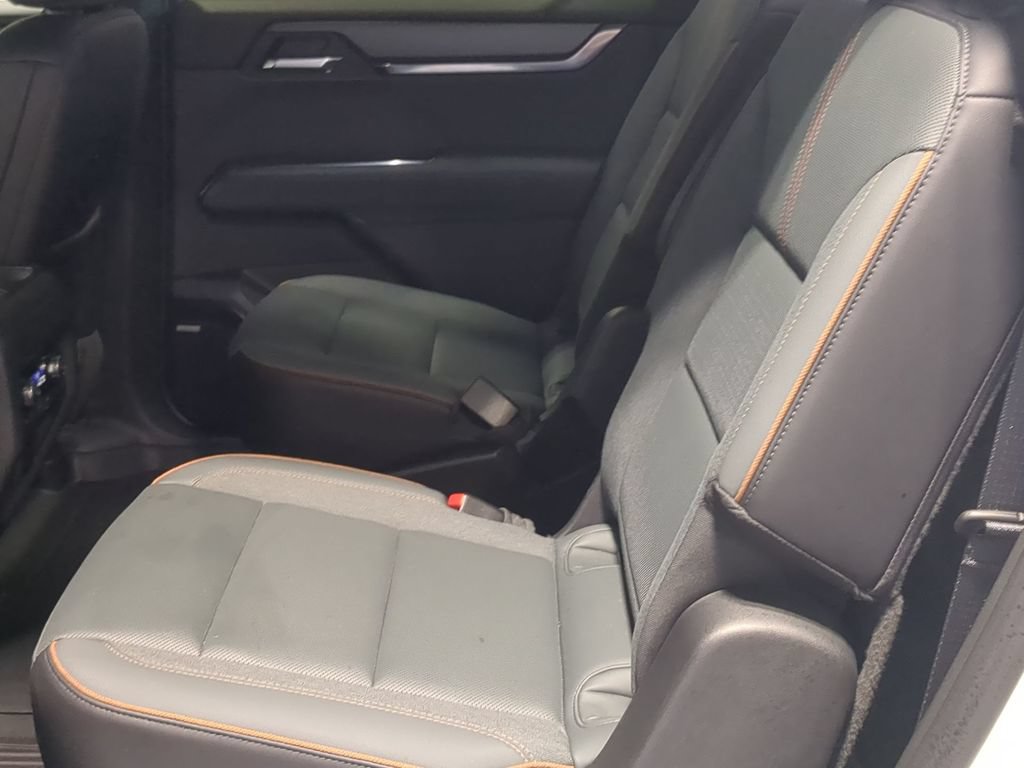 Used 2024 GMC Acadia AT4 w/ Super Cruise Package AWD/4WD image 19