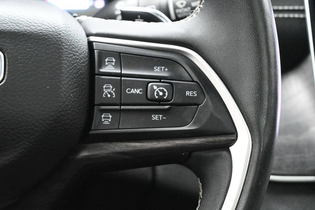 Used 2023 Jeep Grand Cherokee L Limited RWD image 8