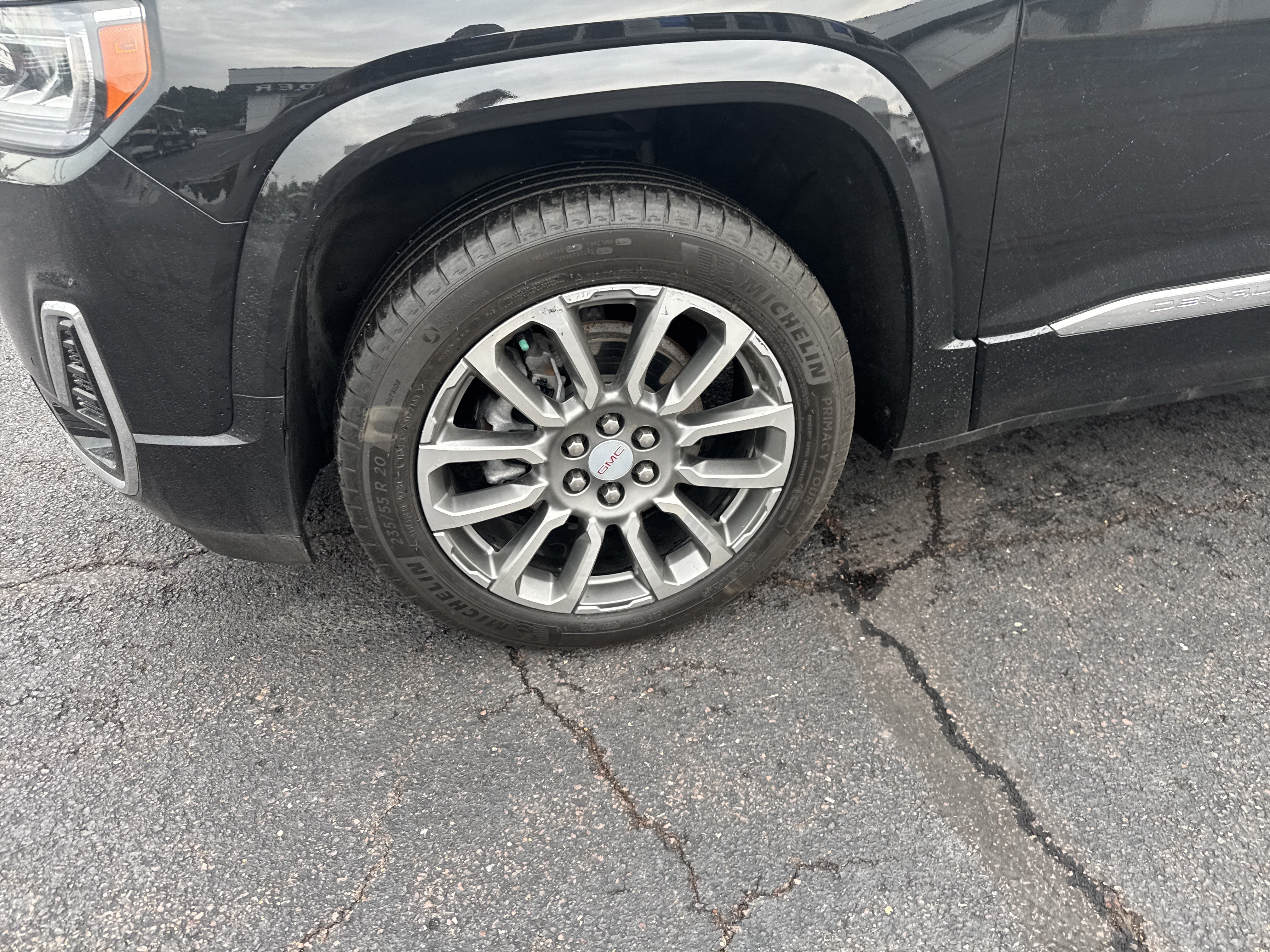 Used 2023 GMC Acadia Denali w/ Denali Ultimate Package AWD/4WD image 11