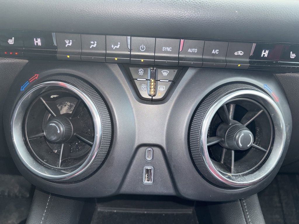 Used 2019 Chevrolet Blazer LT image 32