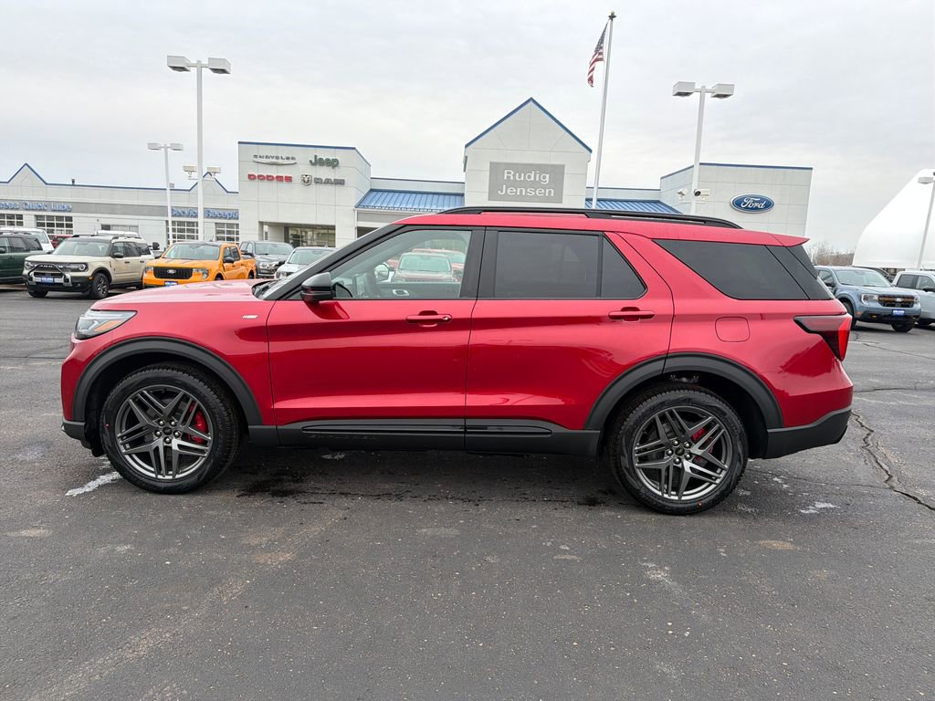 New 2026 Ford Explorer ST-Line image 2