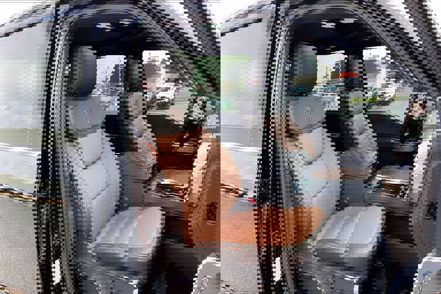 Used 2024 Ford F250 King Ranch w/ Chrome Package image 9