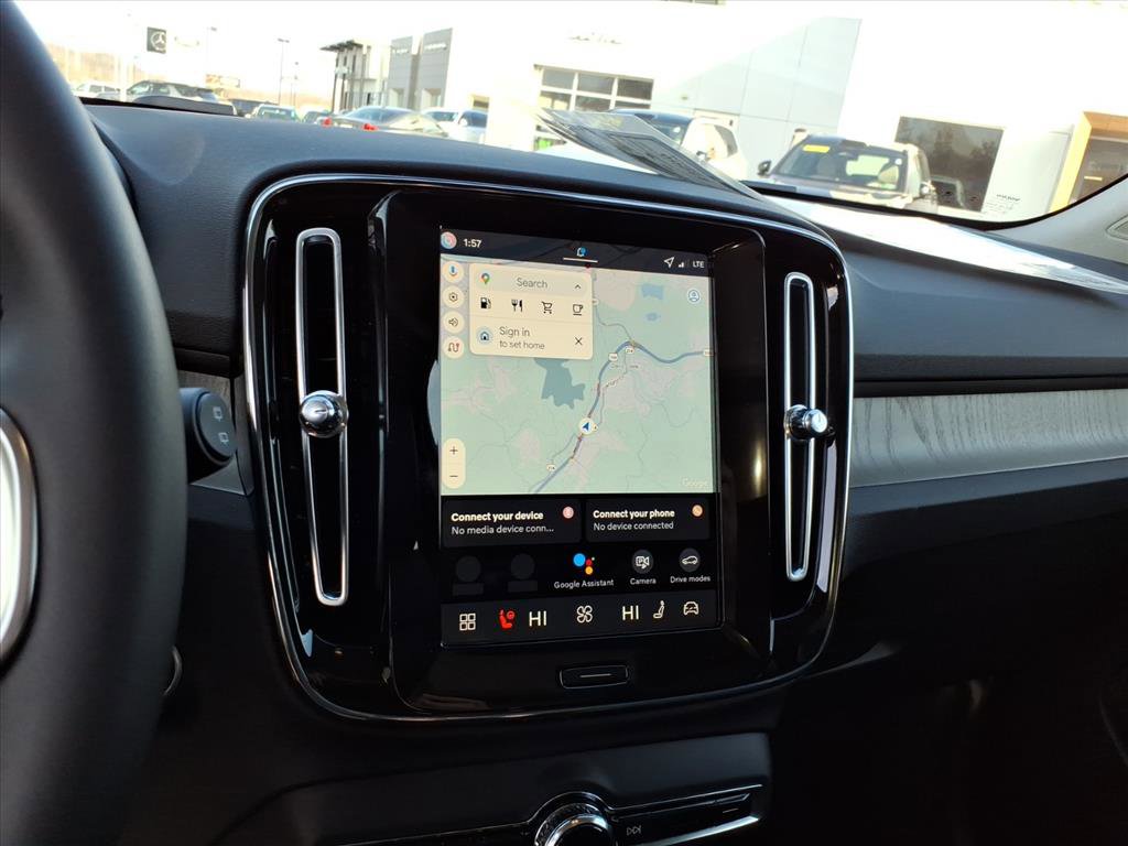 Certified 2026 Volvo XC40 B5 Core w/ Climate Package image 19