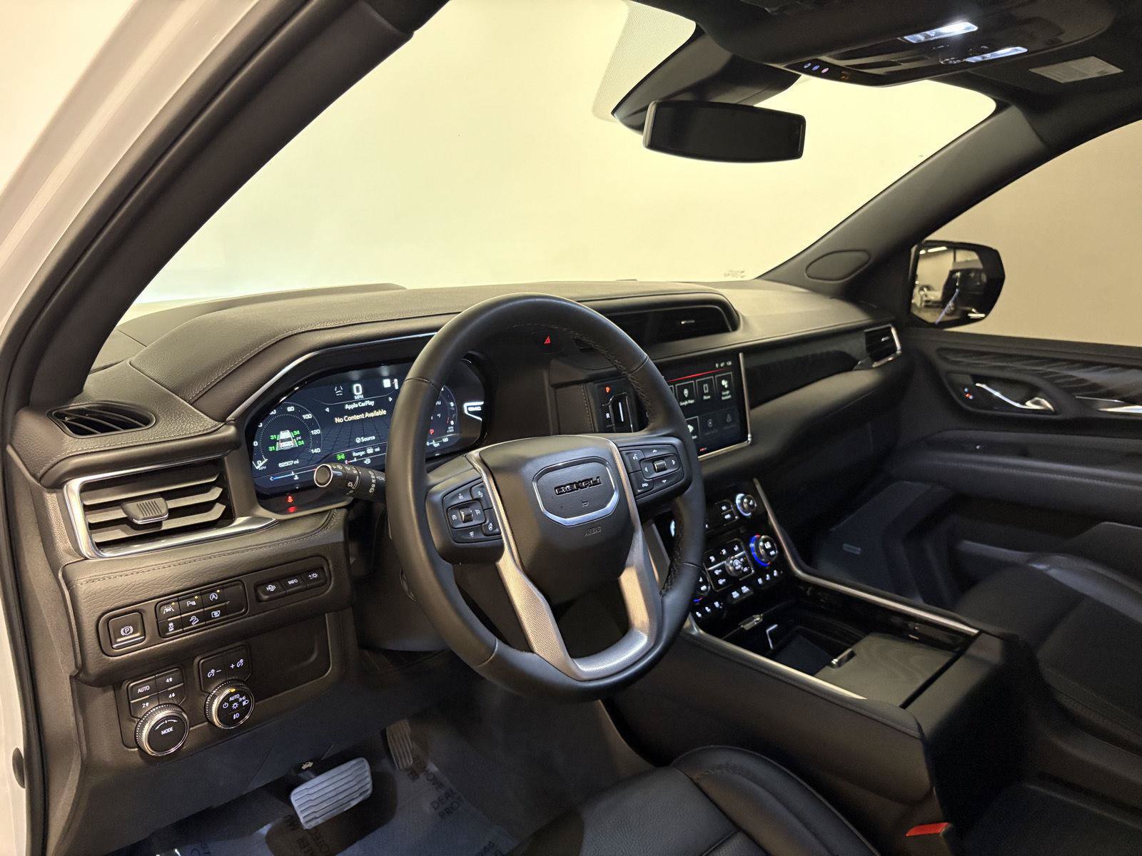 Used 2023 GMC Yukon Denali AWD/4WD image 23