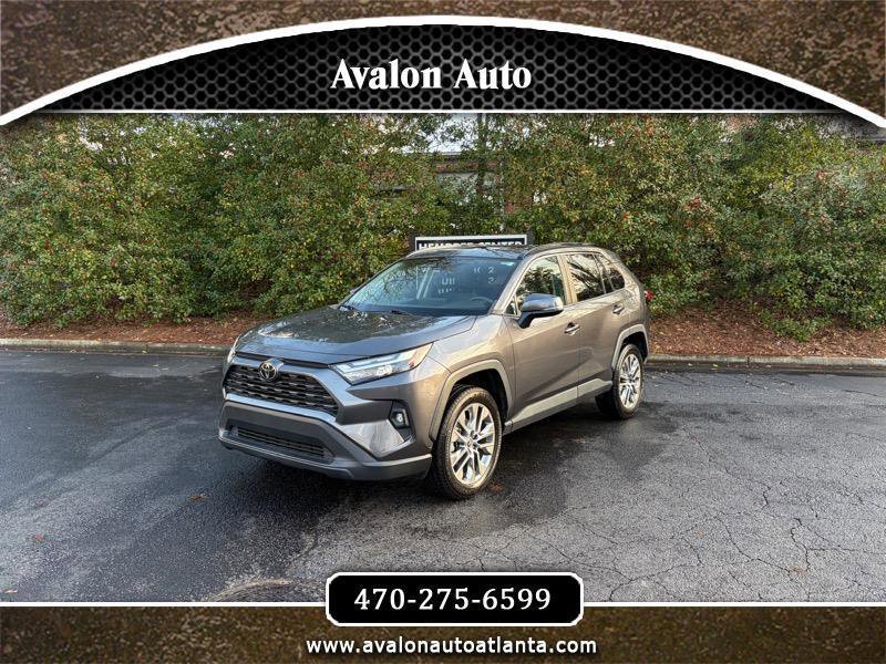 Used 2022 Toyota RAV4 XLE Premium image 1