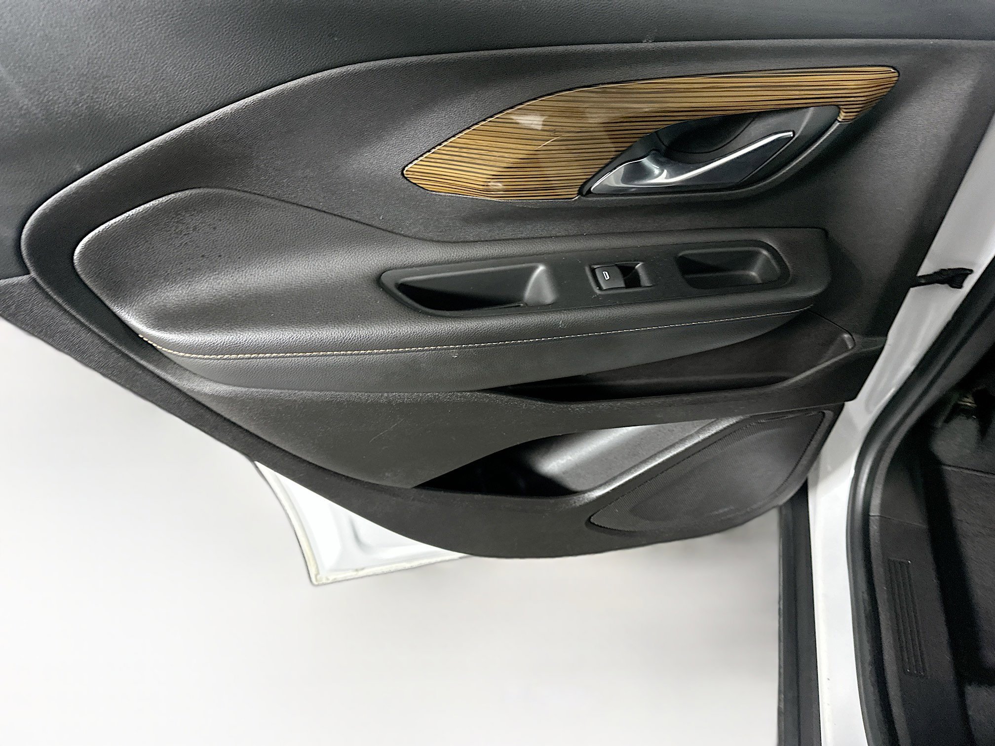 Used 2018 GMC Terrain SLE image 24