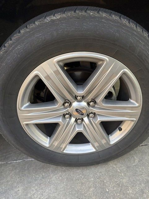 Used 2020 Ford Expedition XLT w/ Equipment Group 202A AWD/4WD image 13