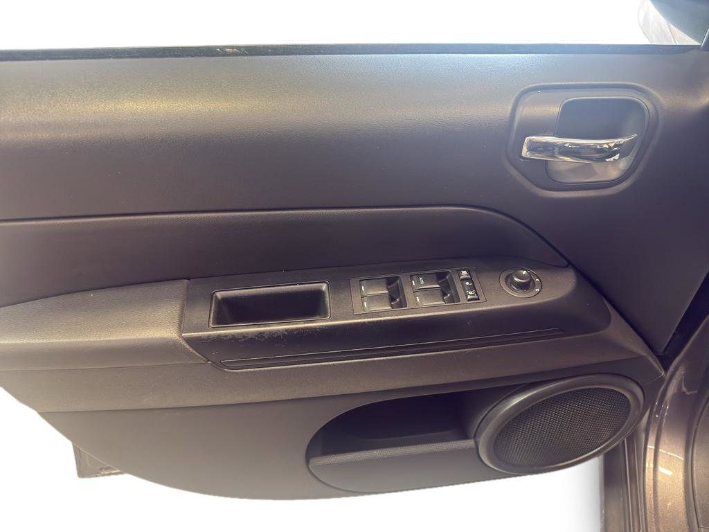 Used 2016 Jeep Compass Sport w/ Power Value Group image 14