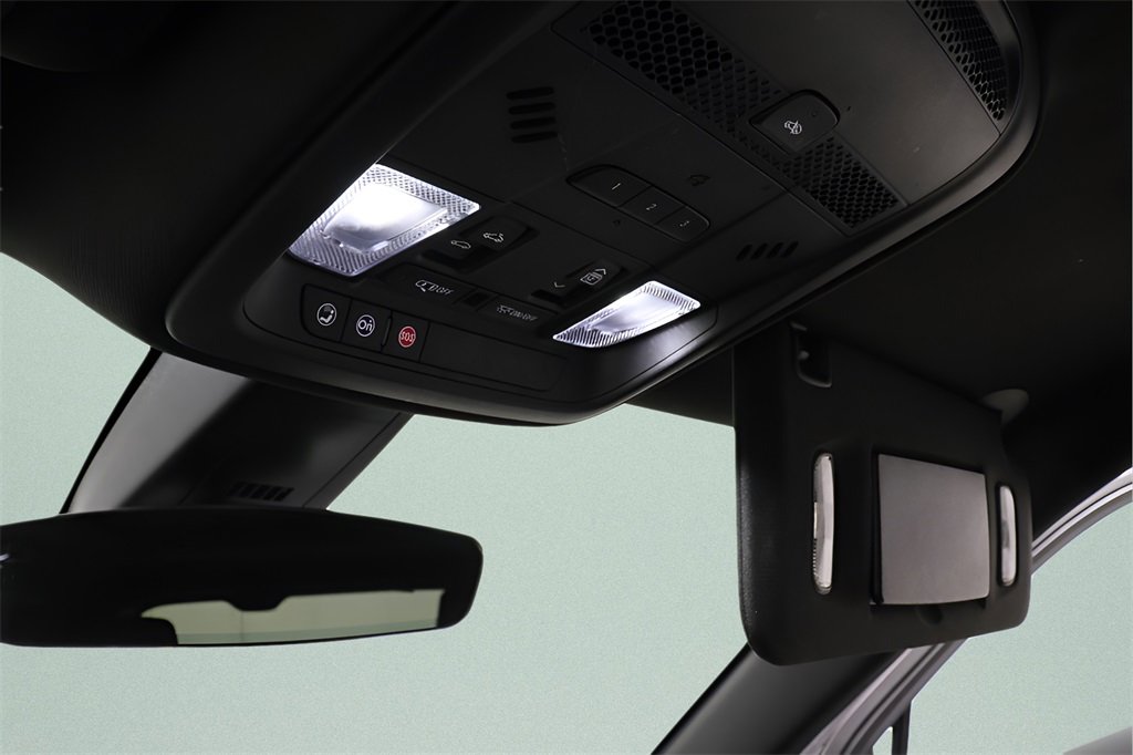 Used 2022 Cadillac XT5 Premium Luxury image 16