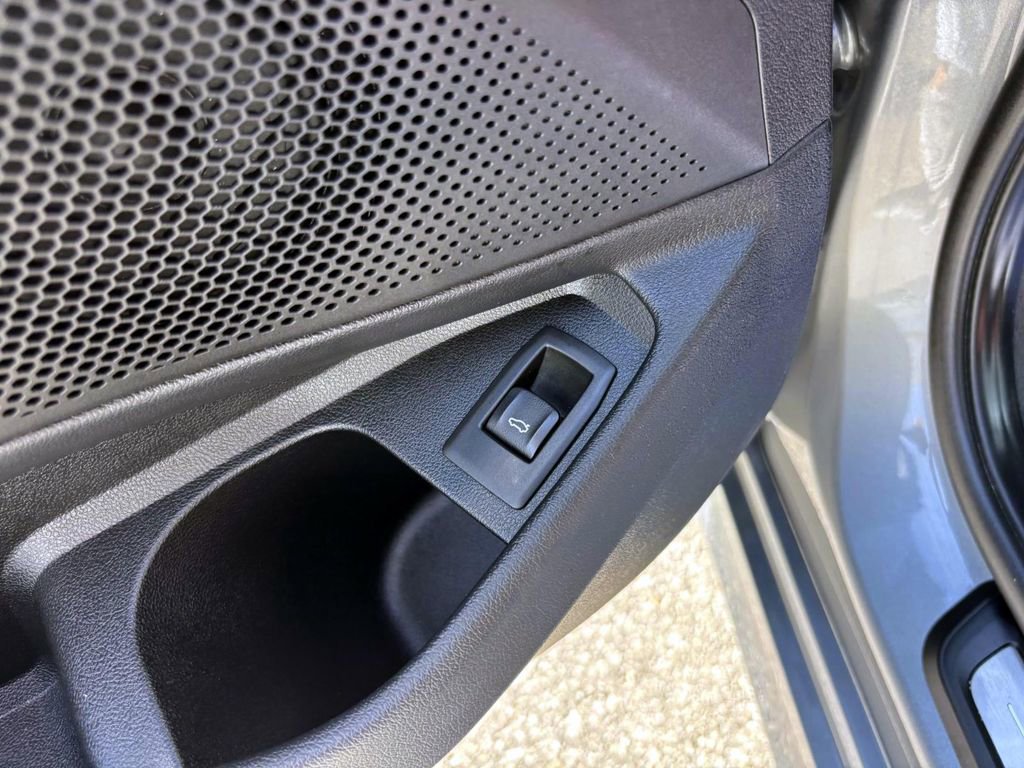 Certified 2025 BMW 330i xDrive Sedan image 14