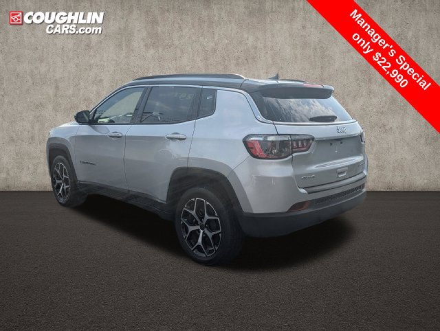 Used 2025 Jeep Compass Limited AWD/4WD image 5
