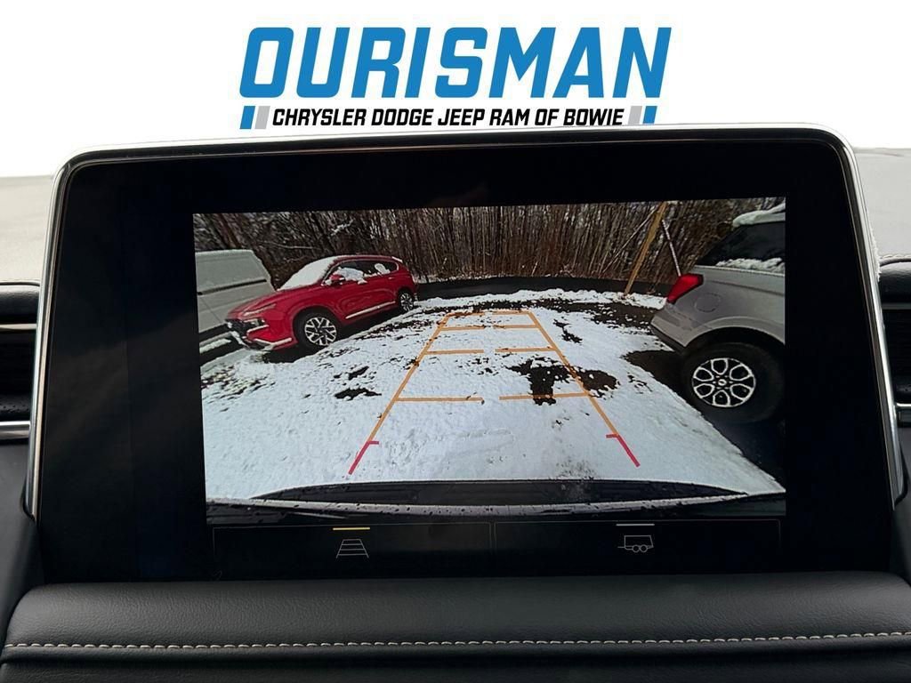 Used 2023 Chevrolet Suburban Premier image 20