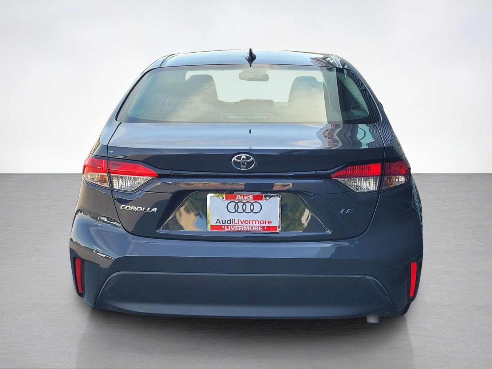 Used 2024 Toyota Corolla LE FWD image 5