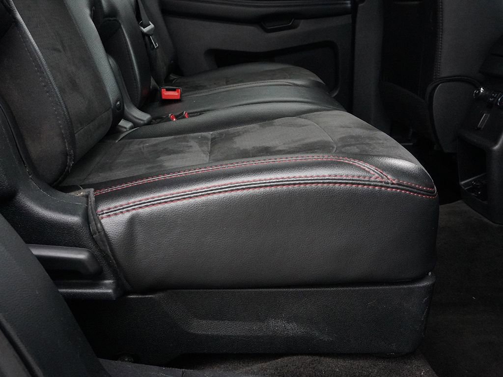 Used 2018 Ford Explorer XLT w/ Equipment Group 202A AWD/4WD image 34