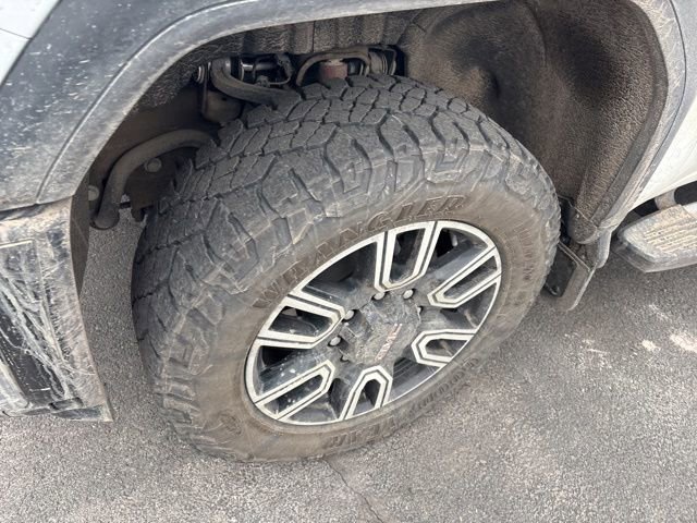 Used 2025 GMC Sierra 3500 SLE w/ SLE Value Package image 11