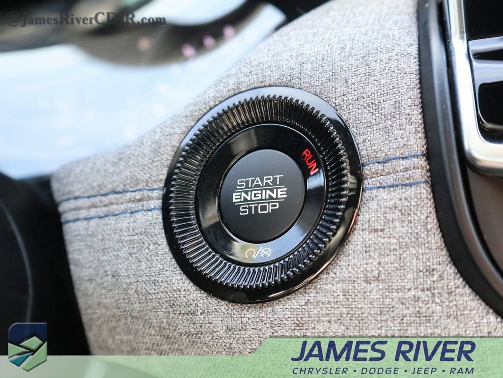 Used 2024 Jeep Compass Sport image 31