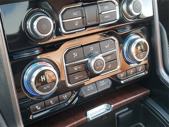 Used 2023 GMC Yukon Denali Ultimate image 17