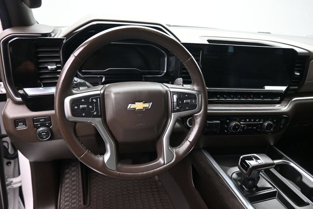 Used 2023 Chevrolet Silverado 1500 LTZ w/ LPO, Dark Essentials Package AWD/4WD image 15