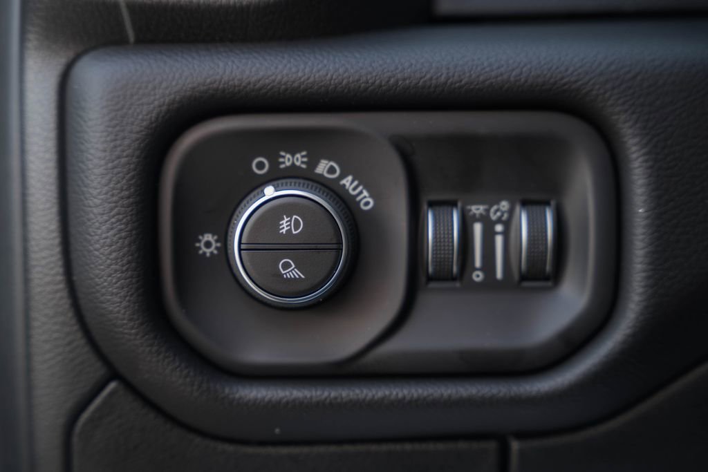 New 2026 RAM 1500 4x4 Crew Cab image 45