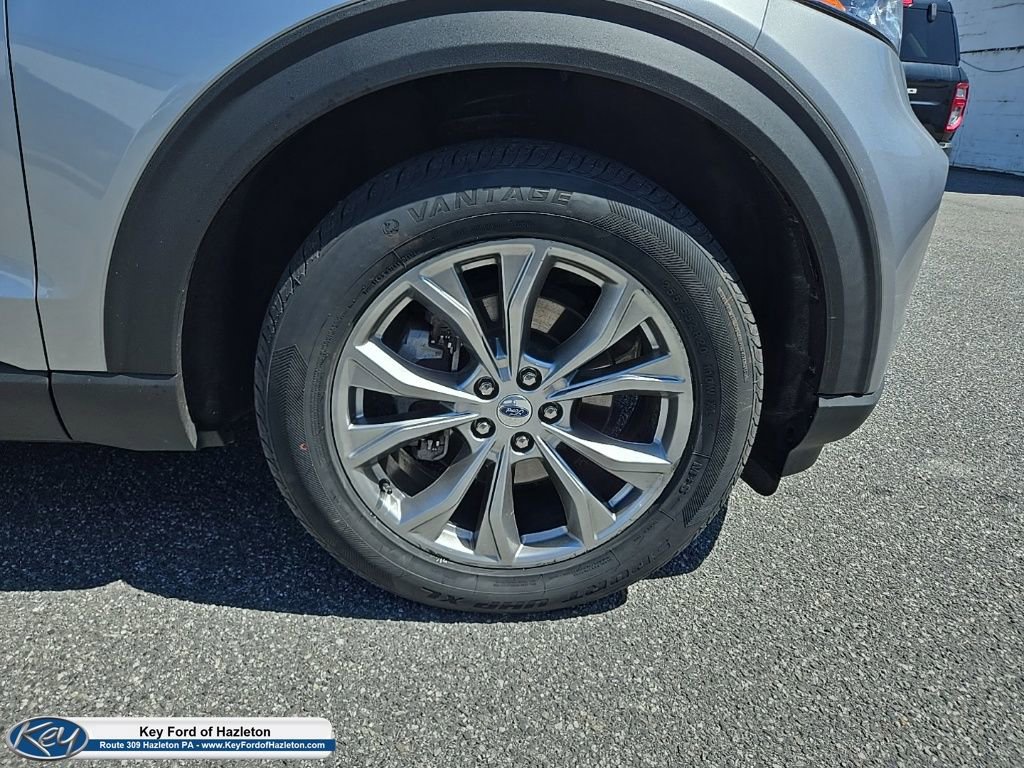 Certified 2023 Ford Explorer XLT w/ Equipment Group 202A image 25