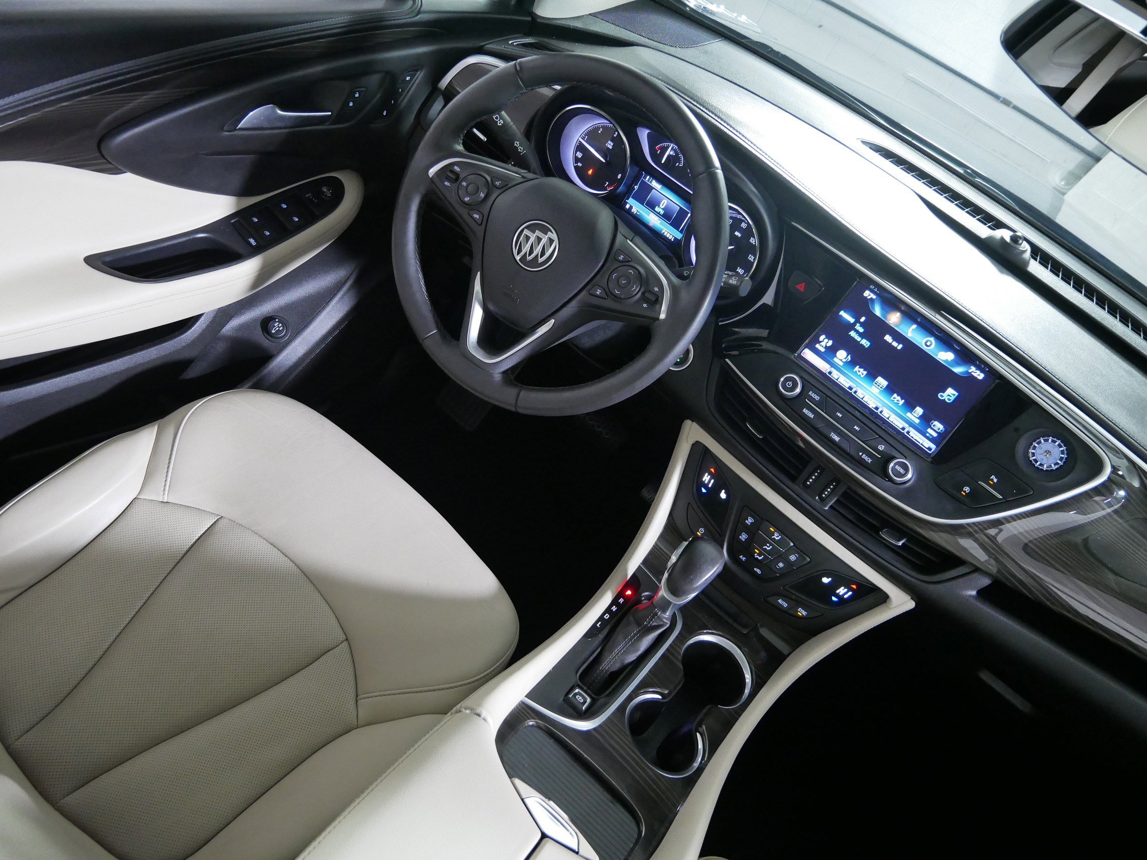 Used 2020 Buick Envision Essence image 9