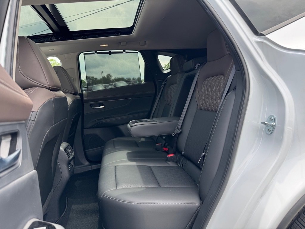 New 2025 Nissan Murano Platinum w/ Cargo Package image 12