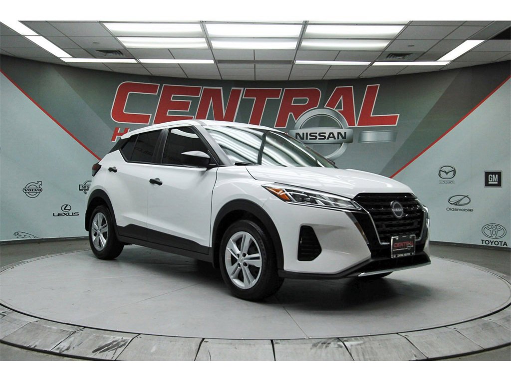 Used 2025 Nissan Kicks Play S