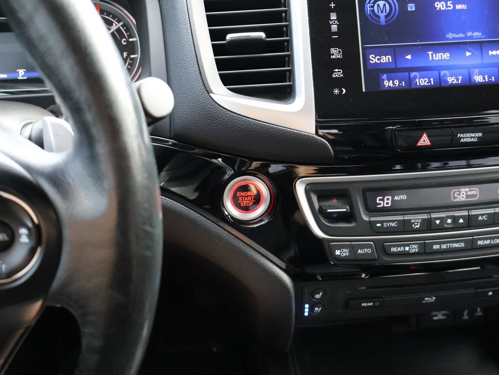 Certified 2017 Honda Pilot Elite image 29