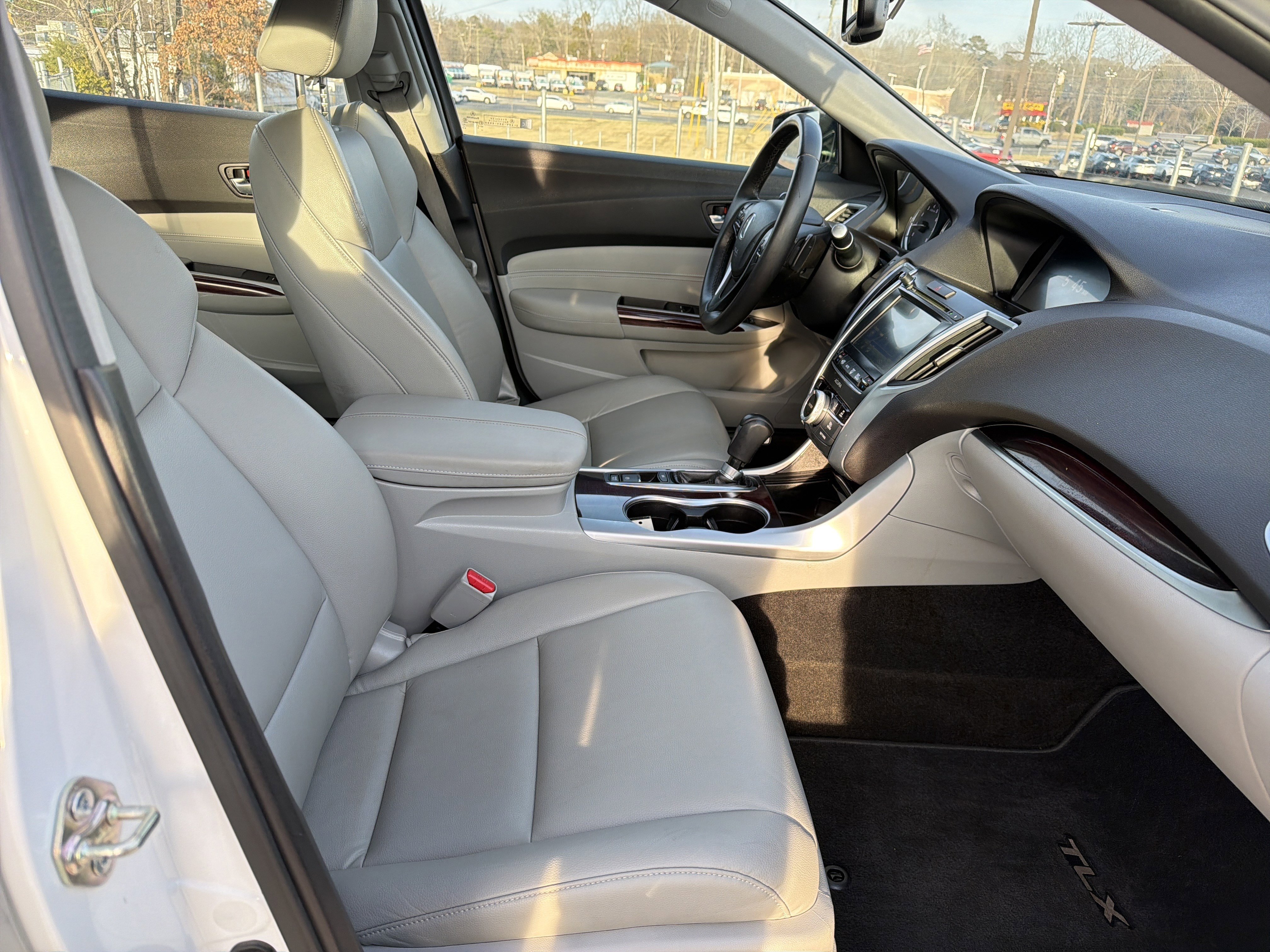 Used 2015 Acura TLX image 32