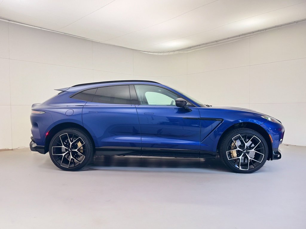 New 2025 Aston Martin DBX 707 image 2