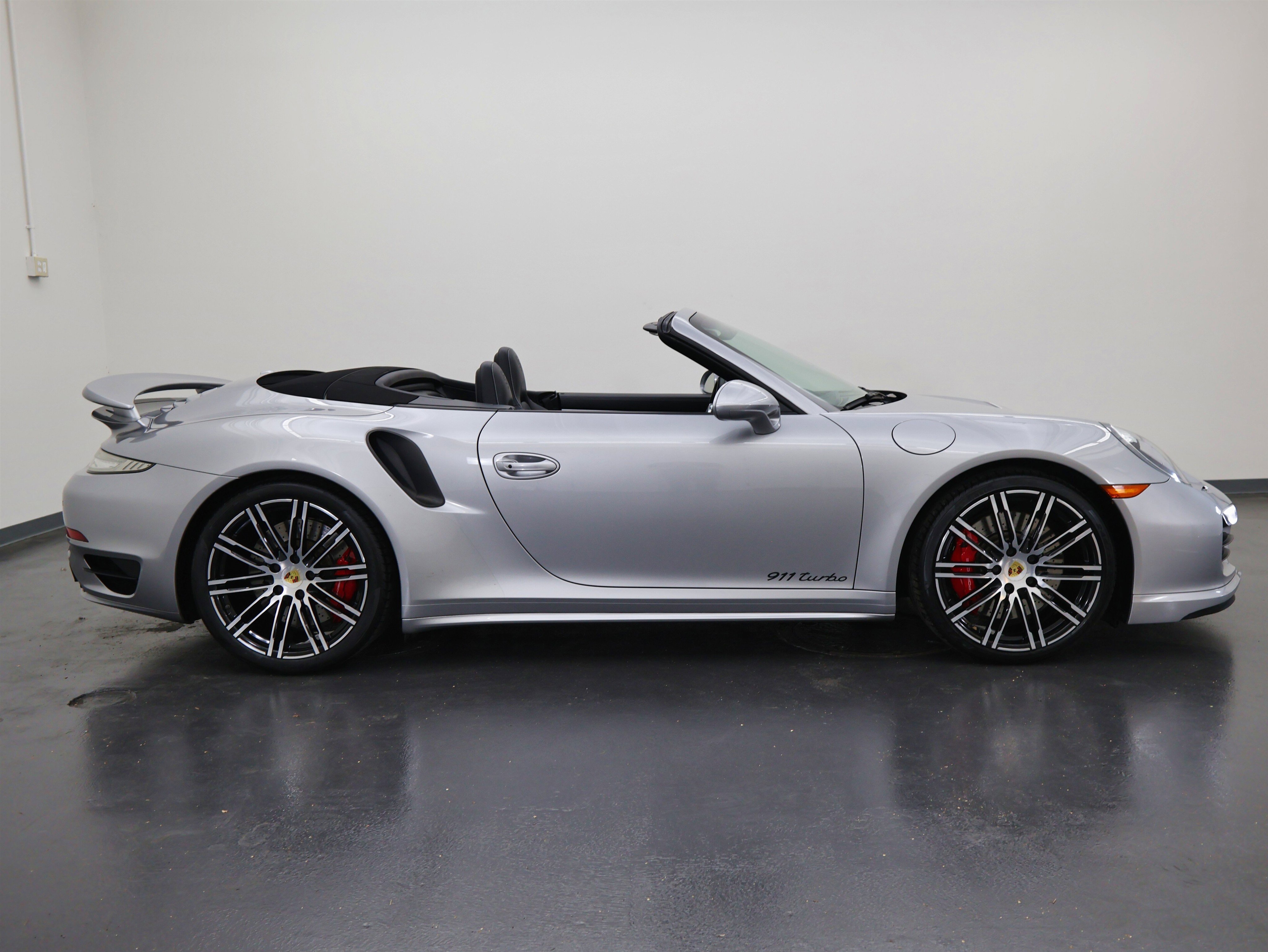Used 2016 Porsche 911 Turbo image 3