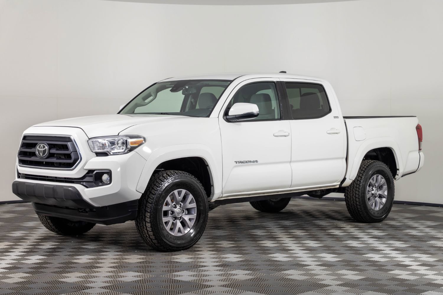 Used 2023 Toyota Tacoma SR5 image 1