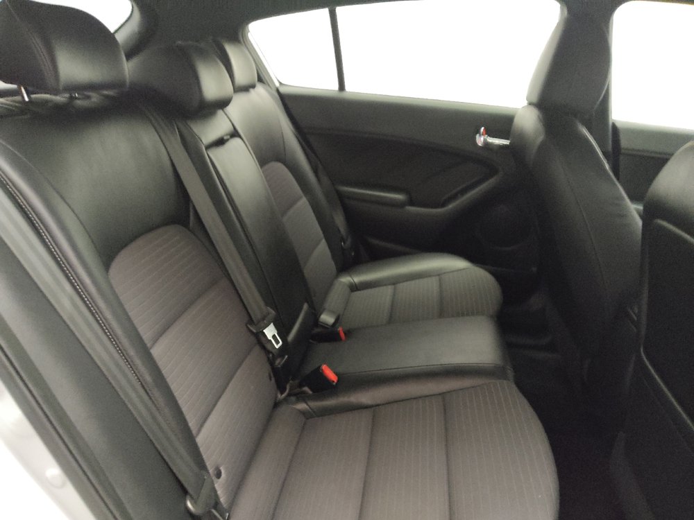 Used 2016 Kia Forte SX FWD image 19