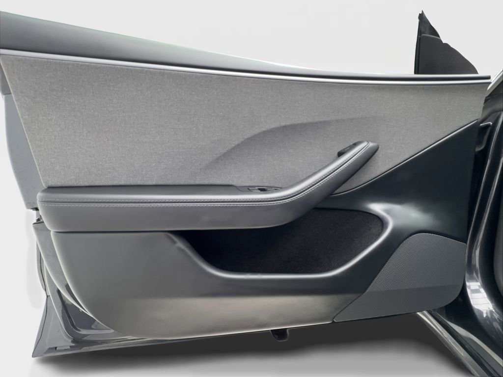 Used 2025 Tesla Model 3 image 21