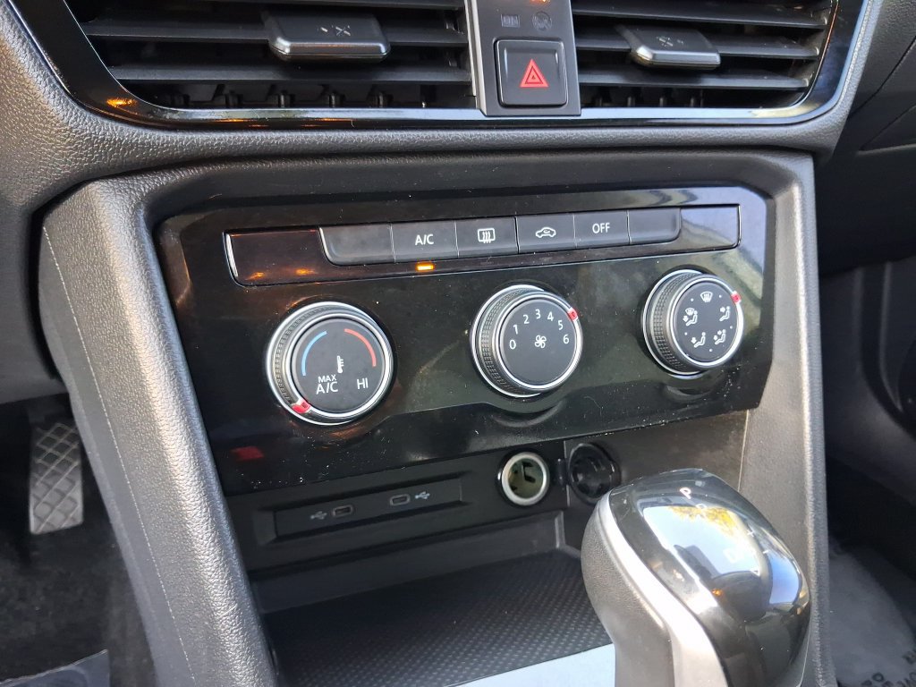 Certified 2024 Volkswagen Taos S FWD image 23