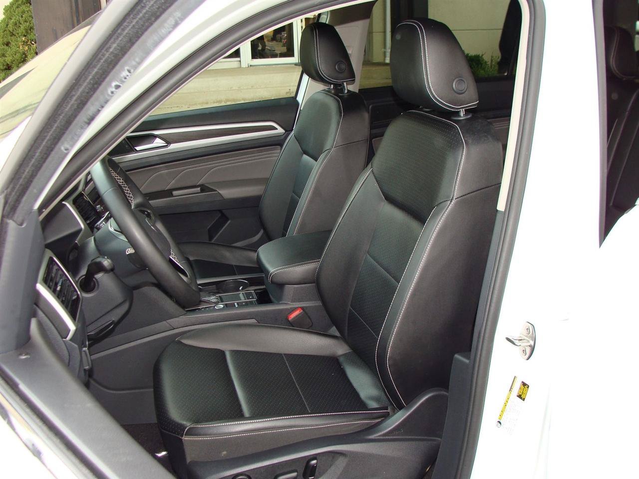 Used 2022 Volkswagen Atlas SE w/ Black Wheel Package FWD image 7
