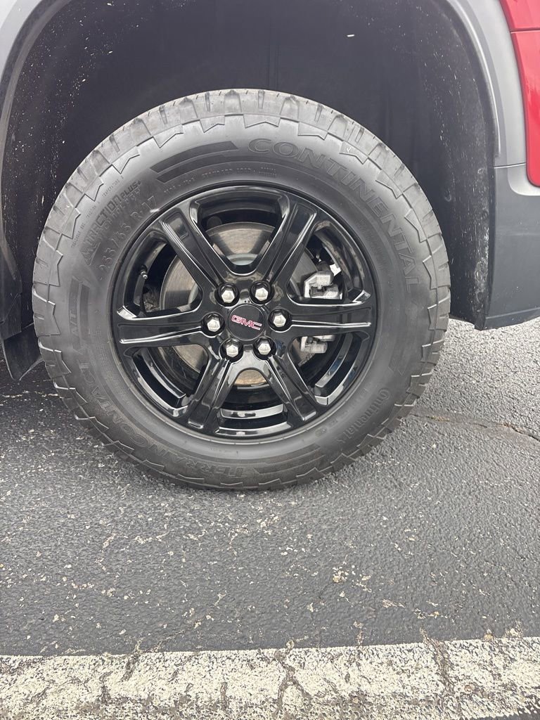 Used 2023 GMC Acadia AT4 w/ Preferred Package image 15