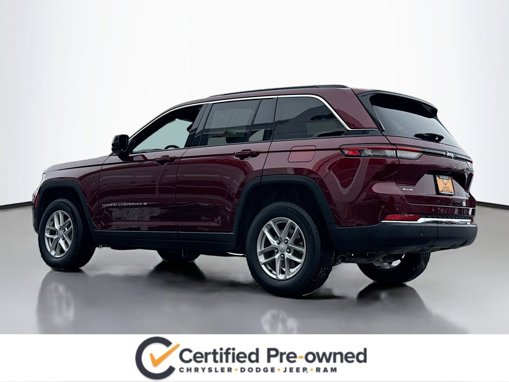 Used 2024 Jeep Grand Cherokee Laredo X w/ Luxury Tech Group I image 13