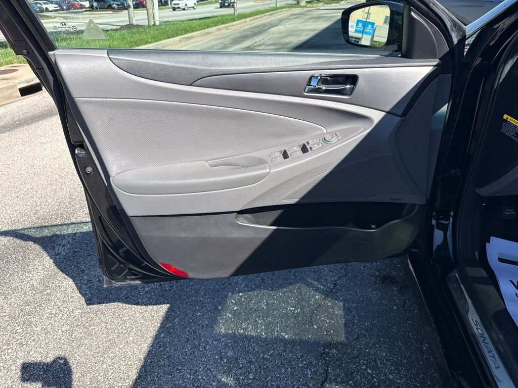 Used 2014 Hyundai Sonata Limited w/ Panoramic Sunroof Package 02 image 17