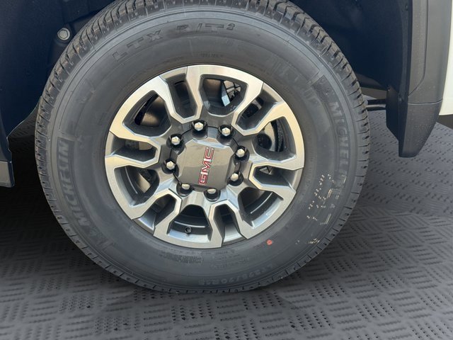 New 2026 GMC Sierra 2500 SLE image 26