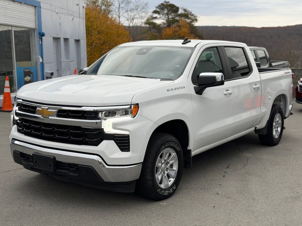 Used 2025 Chevrolet Silverado 1500 LT image 1
