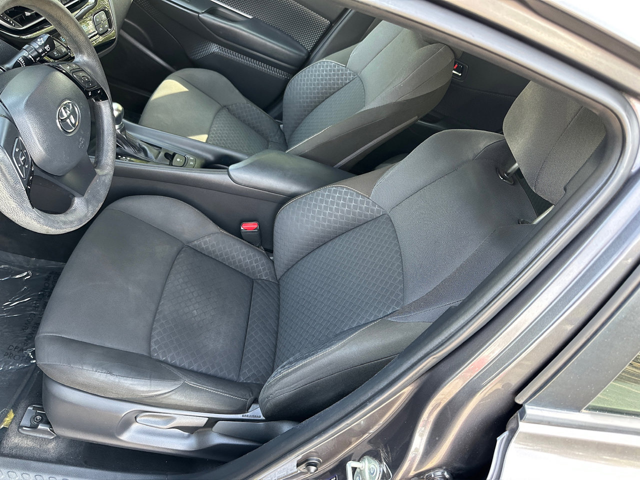 Used 2021 Toyota C-HR LE image 22